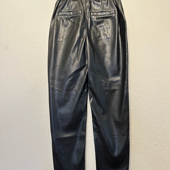 EXPRESS BLACK FAUX LEATHER PAPERBAG WAIST PANTS- SIZE 0/ R or XS - Picture 5 of 5